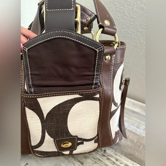 Coach Brown and Cream Shoulder Bag - Picture 6 of 16
